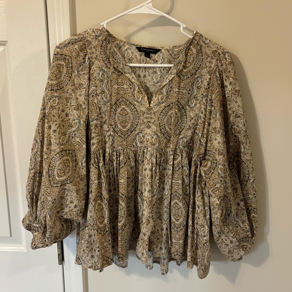 Banana republic hasn’t blouse extra small - perfect condition